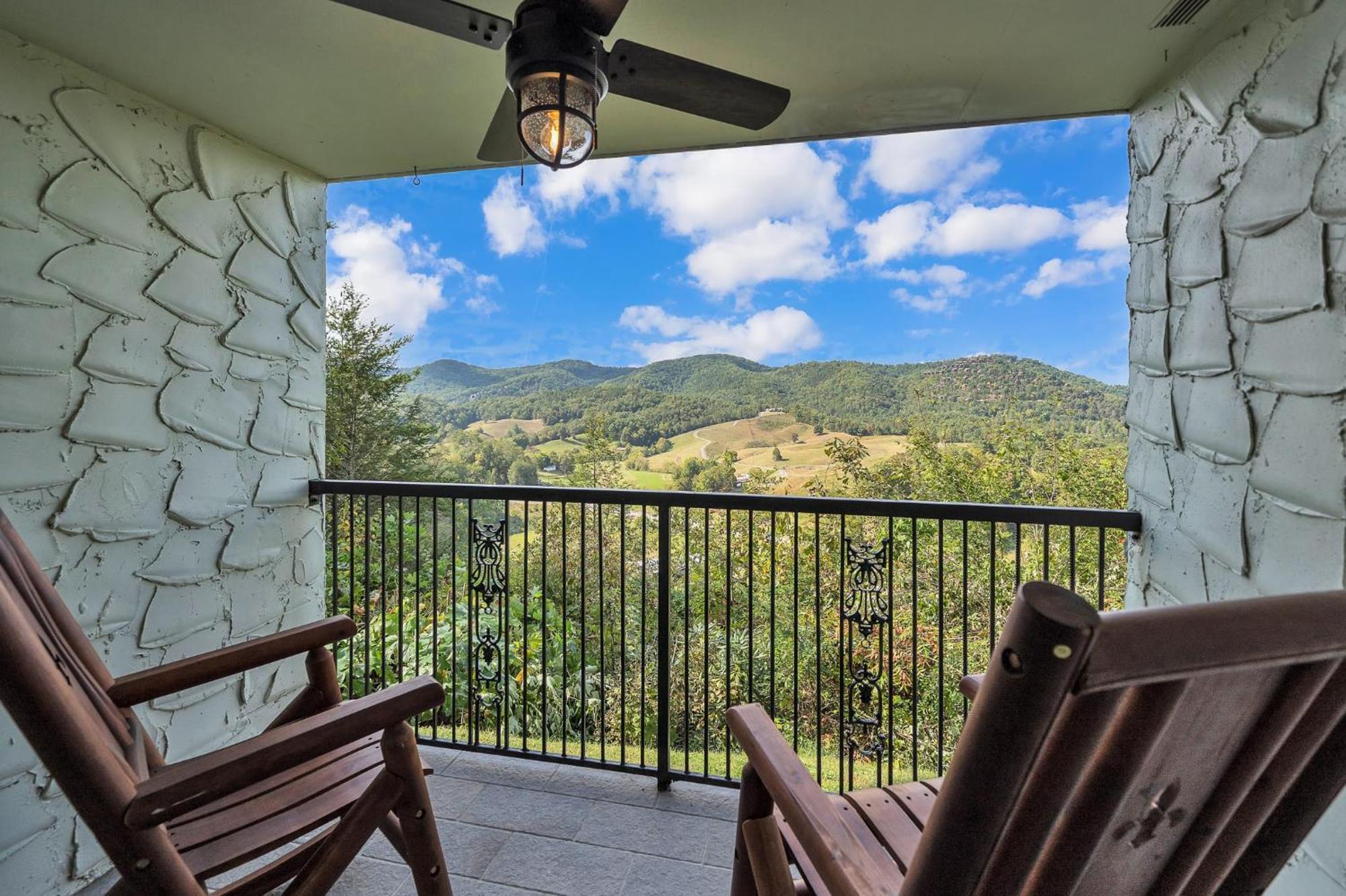 Mountain Views At Dolly'S Castle Unit 2 Appartement Sevierville Buitenkant foto